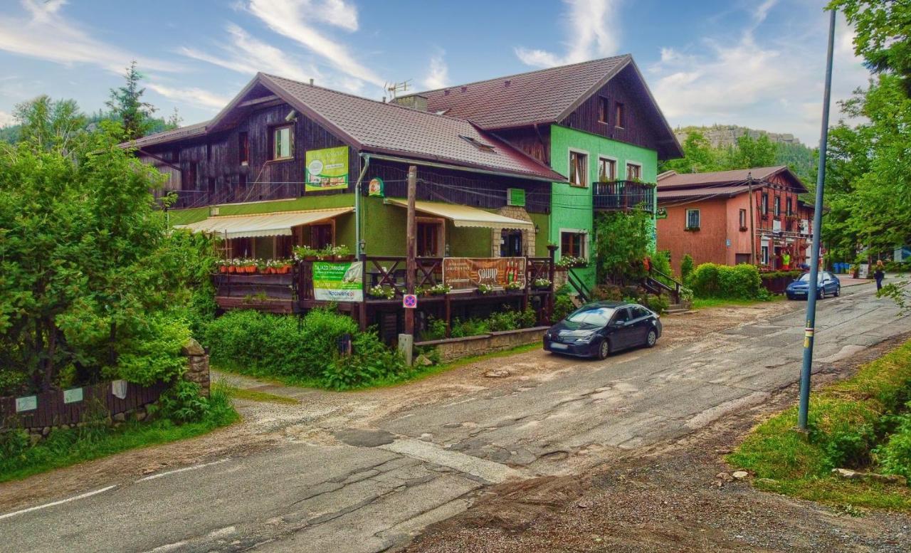 Zajazd Karlow Restauracja & Pokoje Goscinne Bagian luar foto