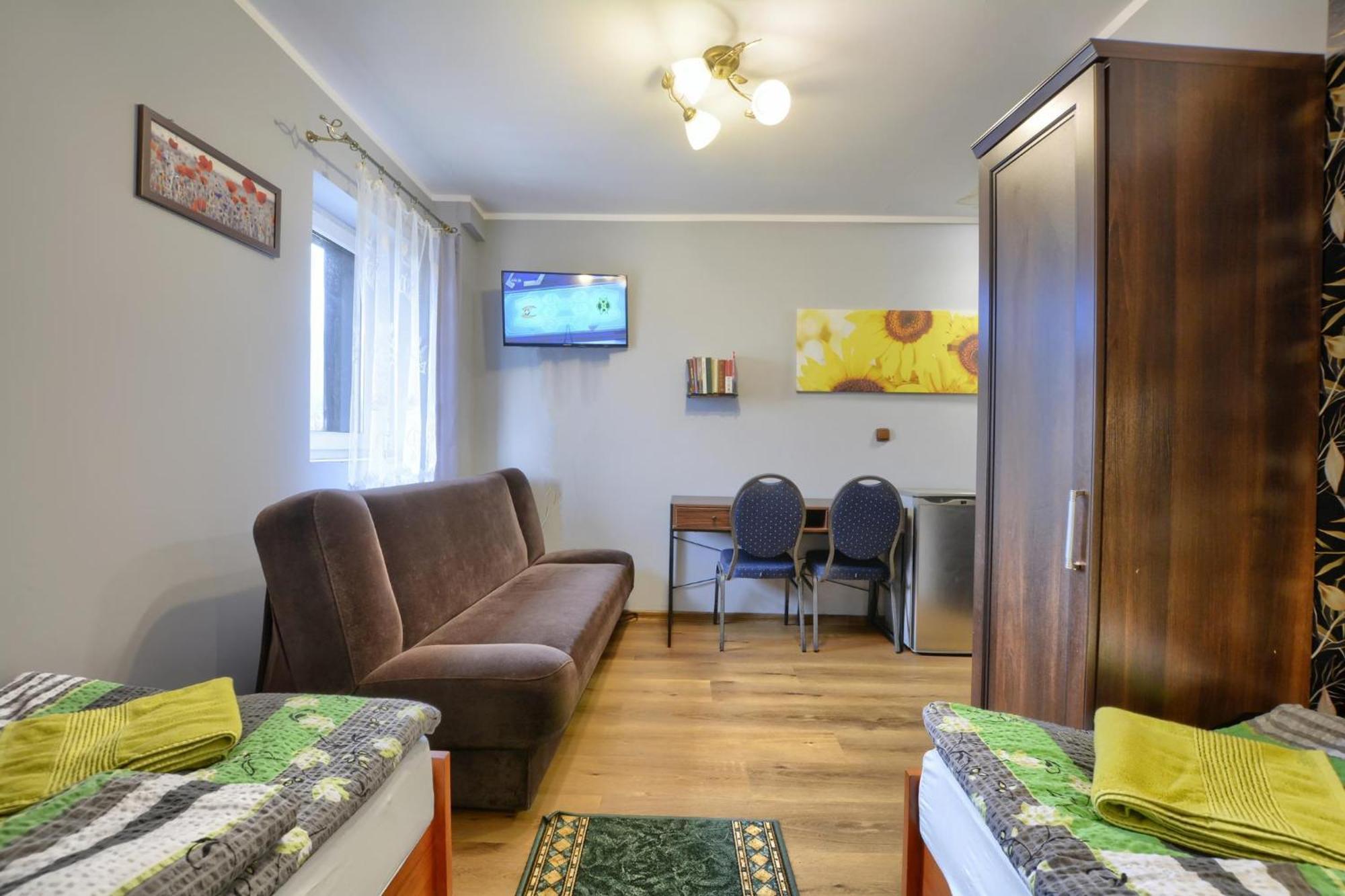 Zajazd Karlow Restauracja & Pokoje Goscinne Bagian luar foto